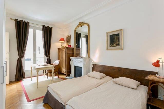 Charming Bedroom Párizs Kültér fotó